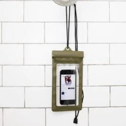 KIKKERLAND Green Waterproof Phone Sleeve -Handy Home CD108 G GREEN WATERPROOF PHONE SLEEVE 0757