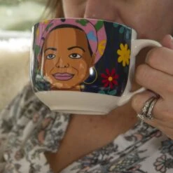 KIKKERLAND Maya Angelou Mug -Handy Home CU325 Mug Action 6 2
