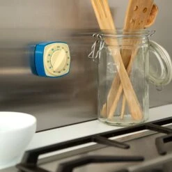 KIKKERLAND Retro Kitchen Timer Assorted -Handy Home KT53 A RetroKitchenTimer Bl action 1