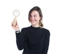 KIKKERLAND Wood Magnifier -Handy Home MG58 520x400 853ced98 1eec 4870 ba57 89b9d01bb3f8