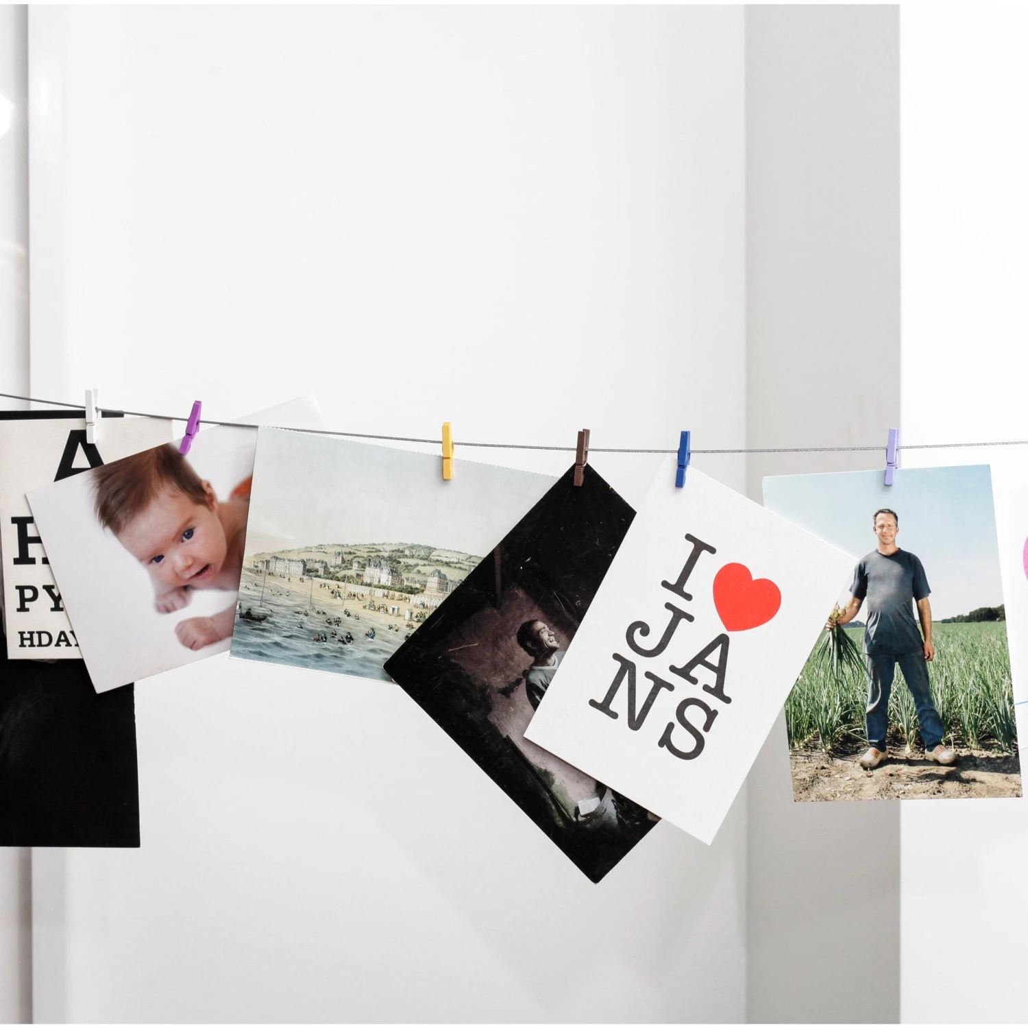 KIKKERLAND Photo Holder Wire With 10 Multicolor Mini Clothespins 2 KIKKERLAND Photo Holder Wire With 10 Multicolor Mini Clothespins - Image 2