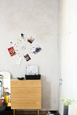 KIKKERLAND Sunburst Photo/Memo Holder -Handy Home MH75 action 1