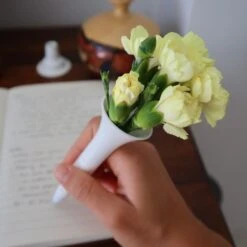 KIKKERLAND Vase Desk Pen -Handy Home ST126 Action1