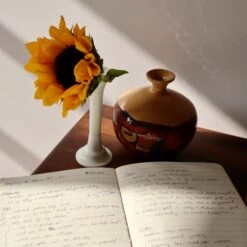 KIKKERLAND Vase Desk Pen -Handy Home ST126 Action4