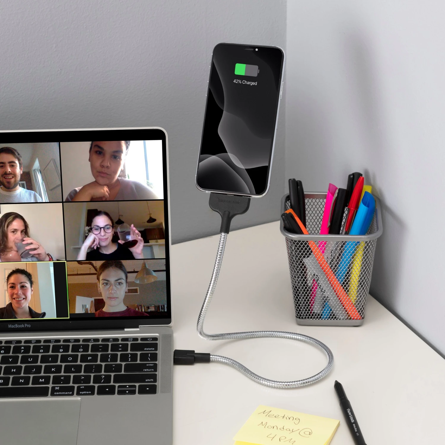 KIKKERLAND Gooseneck Charging Stand 2 KIKKERLAND Gooseneck Charging Stand - Image 2