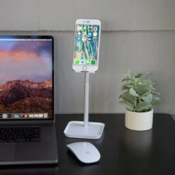KIKKERLAND The Perfect Phone Stand - White -Handy Home US216 WH 2 f4cfcb14 a479 43cd be89 dbe161d41137
