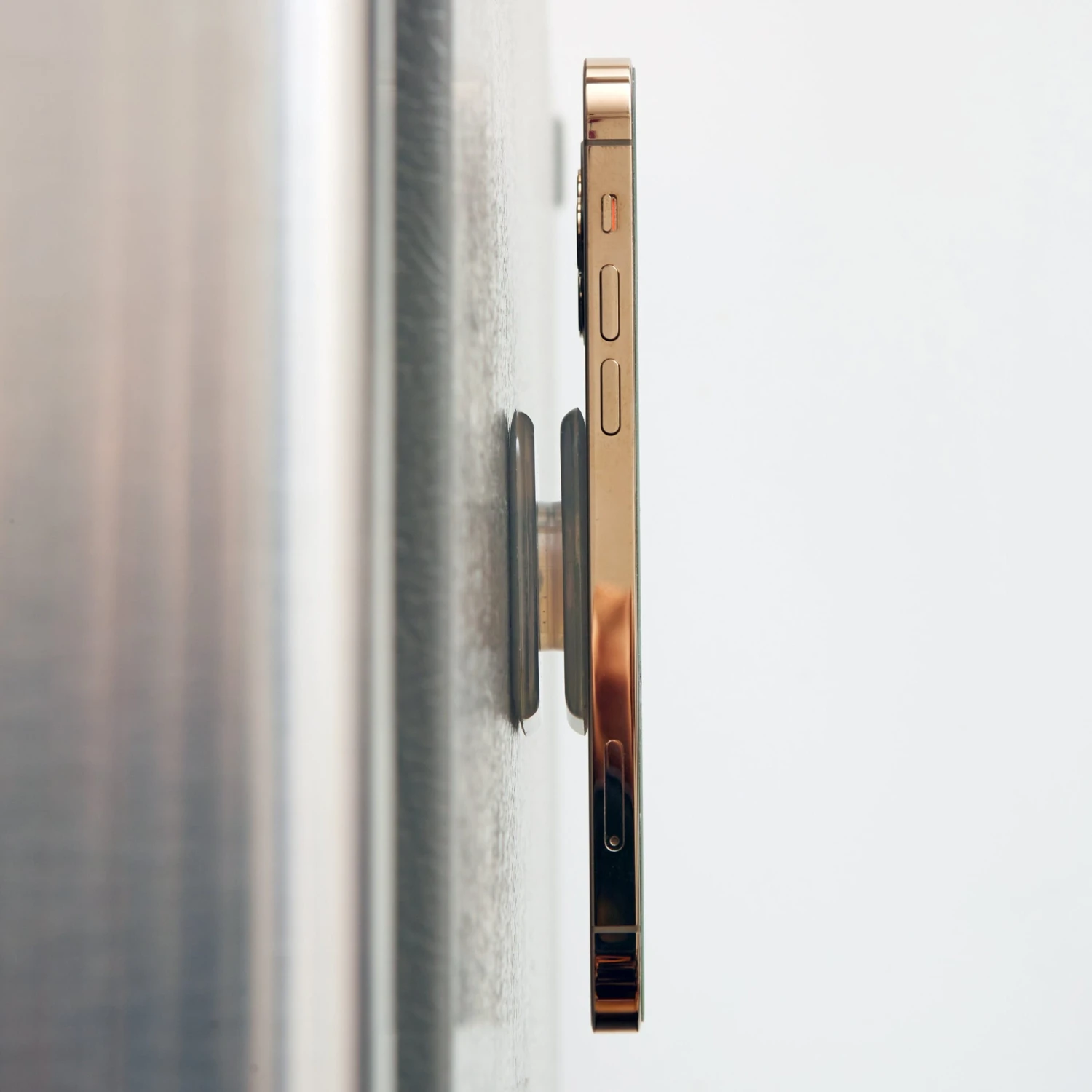 KIKKERLAND Nano Tape Phone Holder 3 KIKKERLAND Nano Tape Phone Holder - Image 3